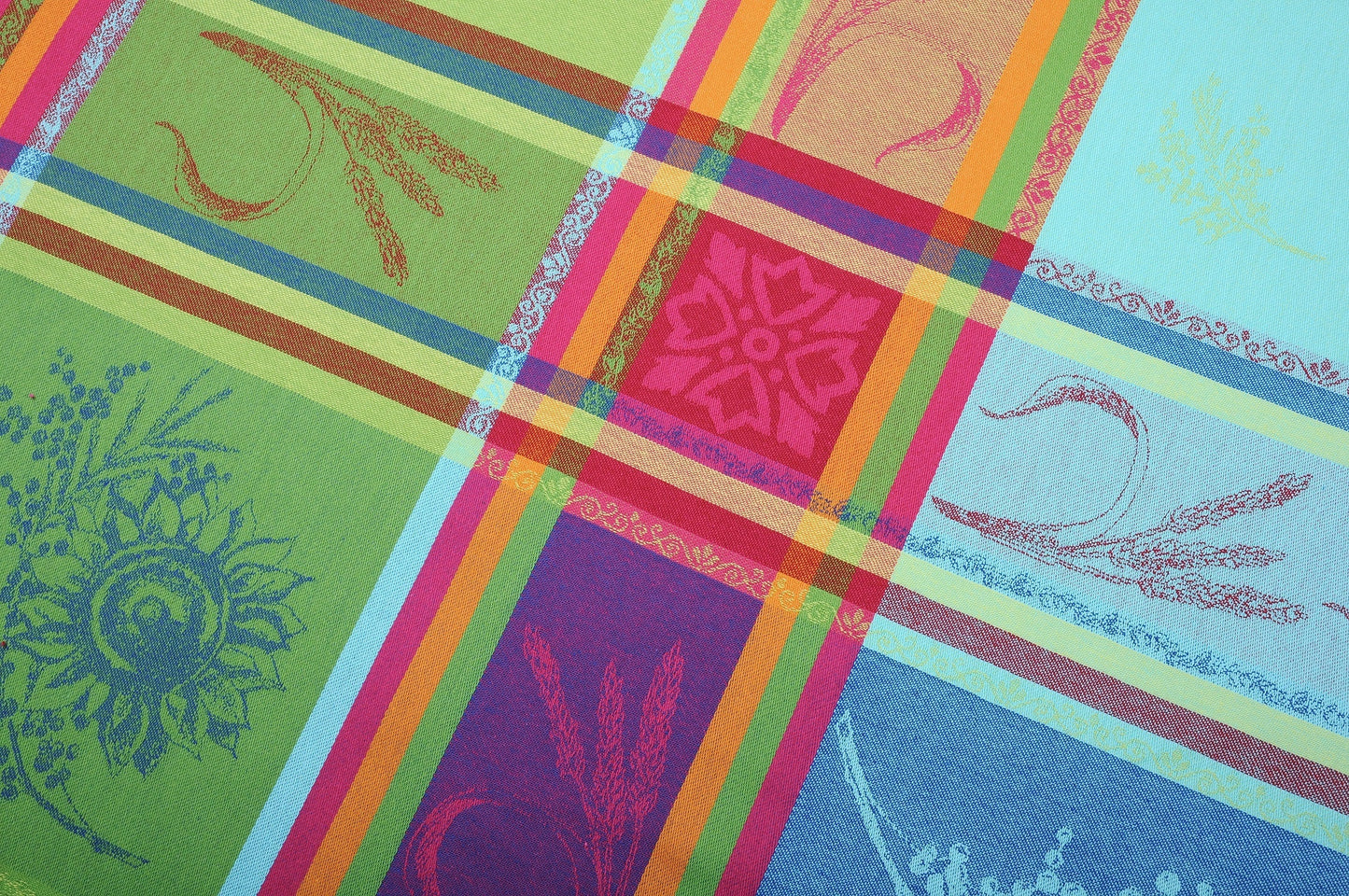 Cezanne Jacquard Tablecloth (Water-Repellent)