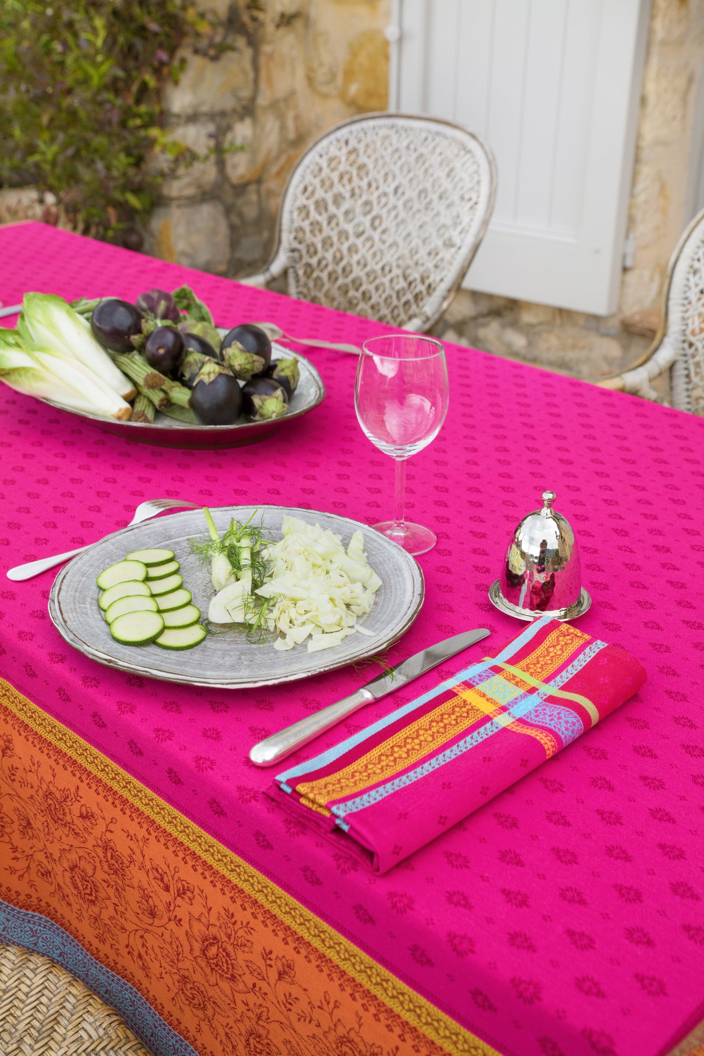 Massilia Fuchsia Jacquard Tablecloth (Water-Repellent)