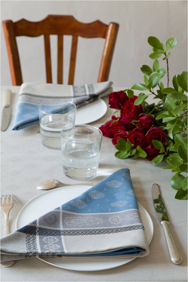 Vaucluse Ecru Blue Jacquard Tablecloth (Water-Repellent)